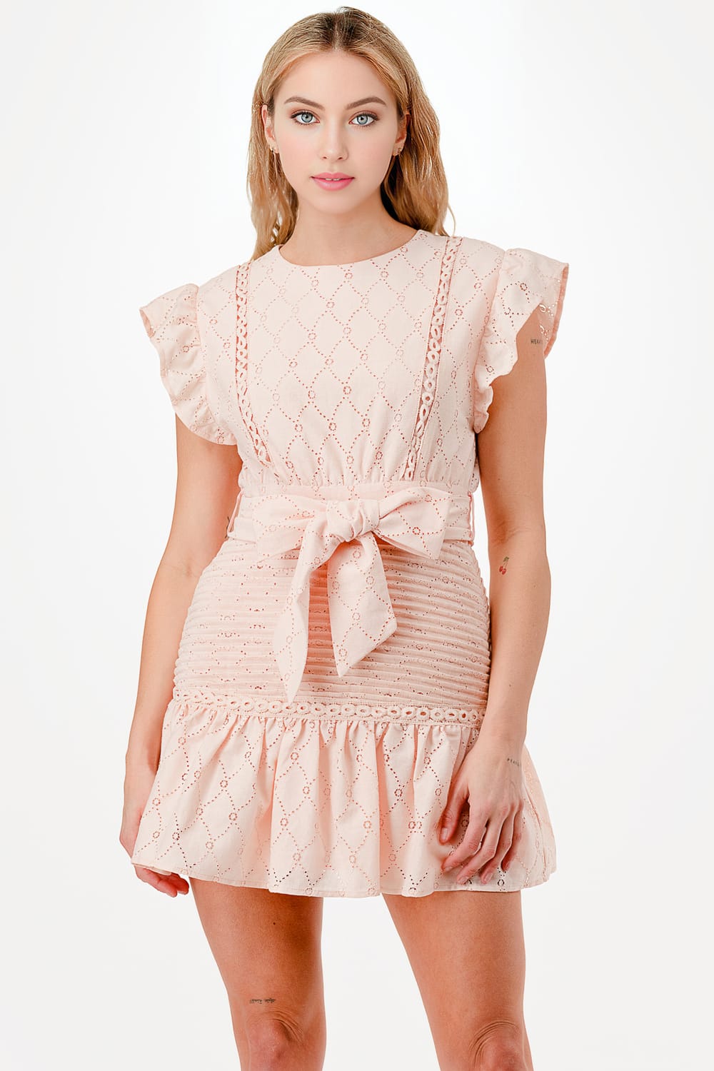 VESTIDO BORDADO CINTO