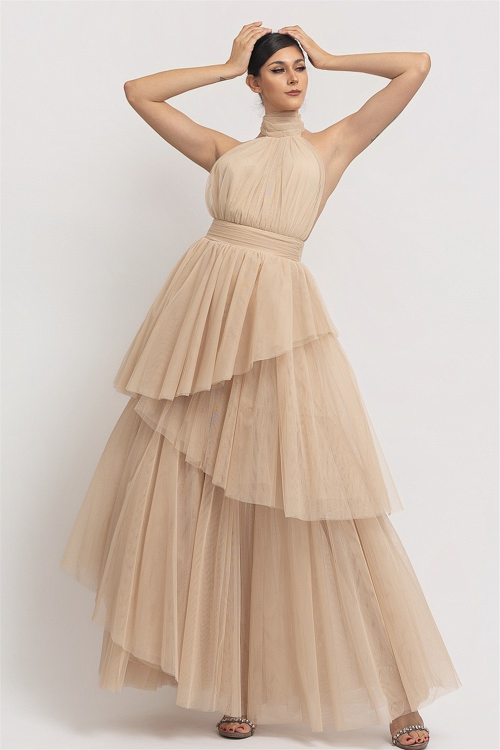VESTIDO DE TUL OLANES CUELLO HALTER